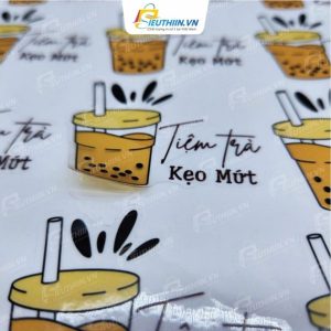 Decal kraft và decal nhựa