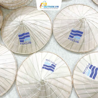 In decal UV lên nón lá