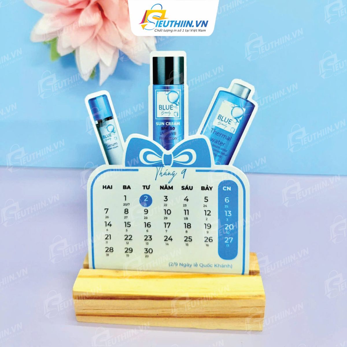 Mẫu lịch để bàn đế gỗ đẹp - Mẫu 6